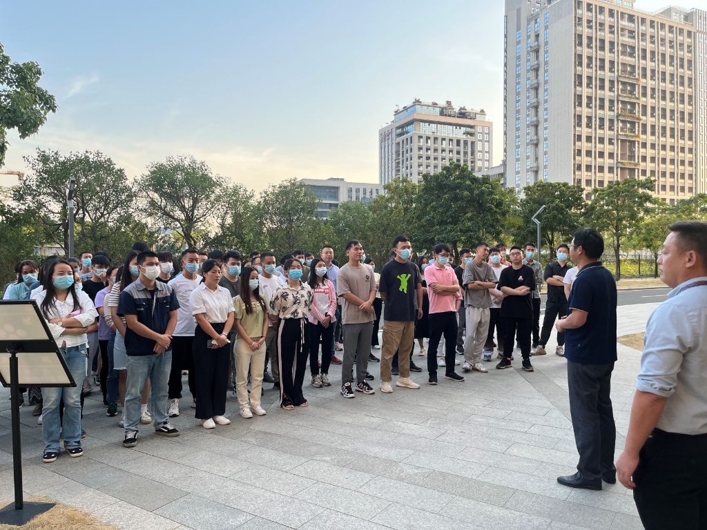 组织消防演练，筑牢安全防线——龙8头号玩家
开展年度应急消防演练
